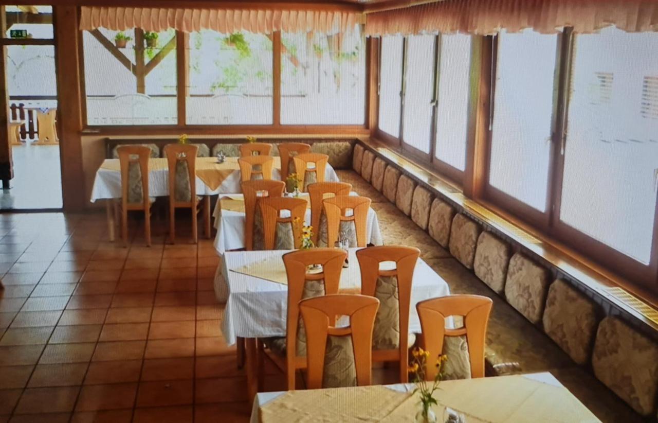 Zirovnica Pension Knafel מראה חיצוני תמונה