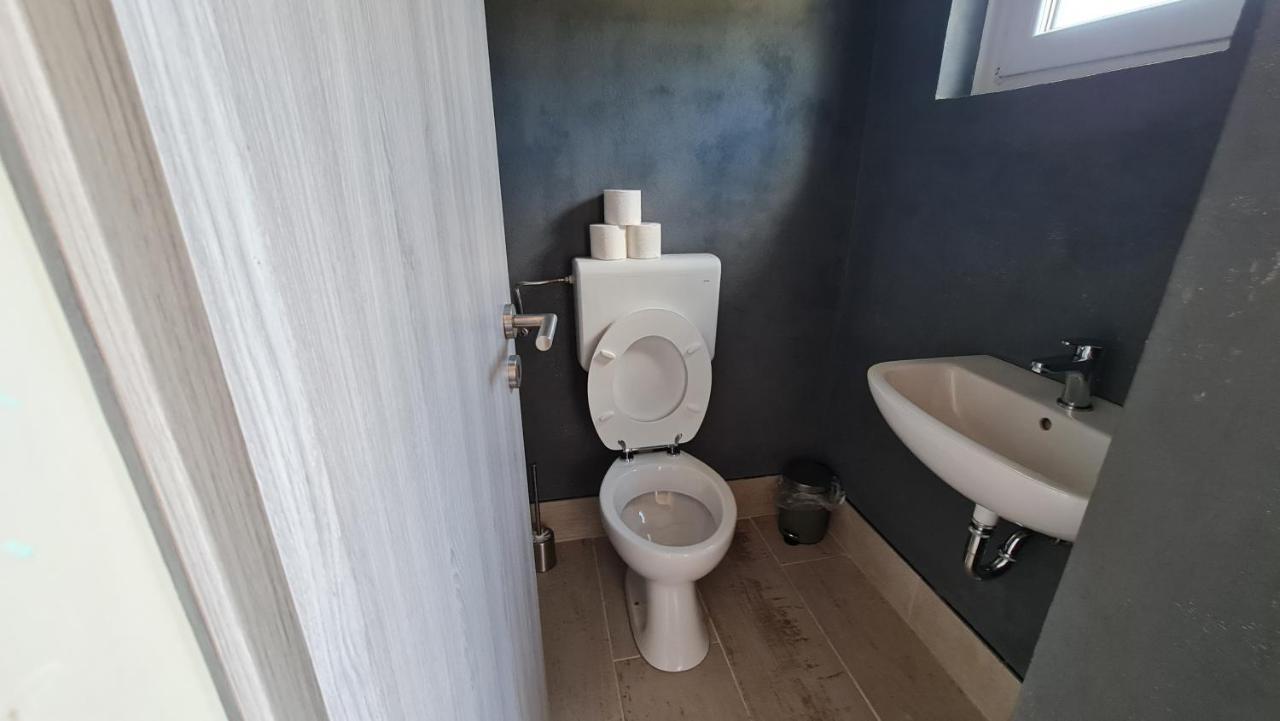 Zirovnica Pension Knafel מראה חיצוני תמונה