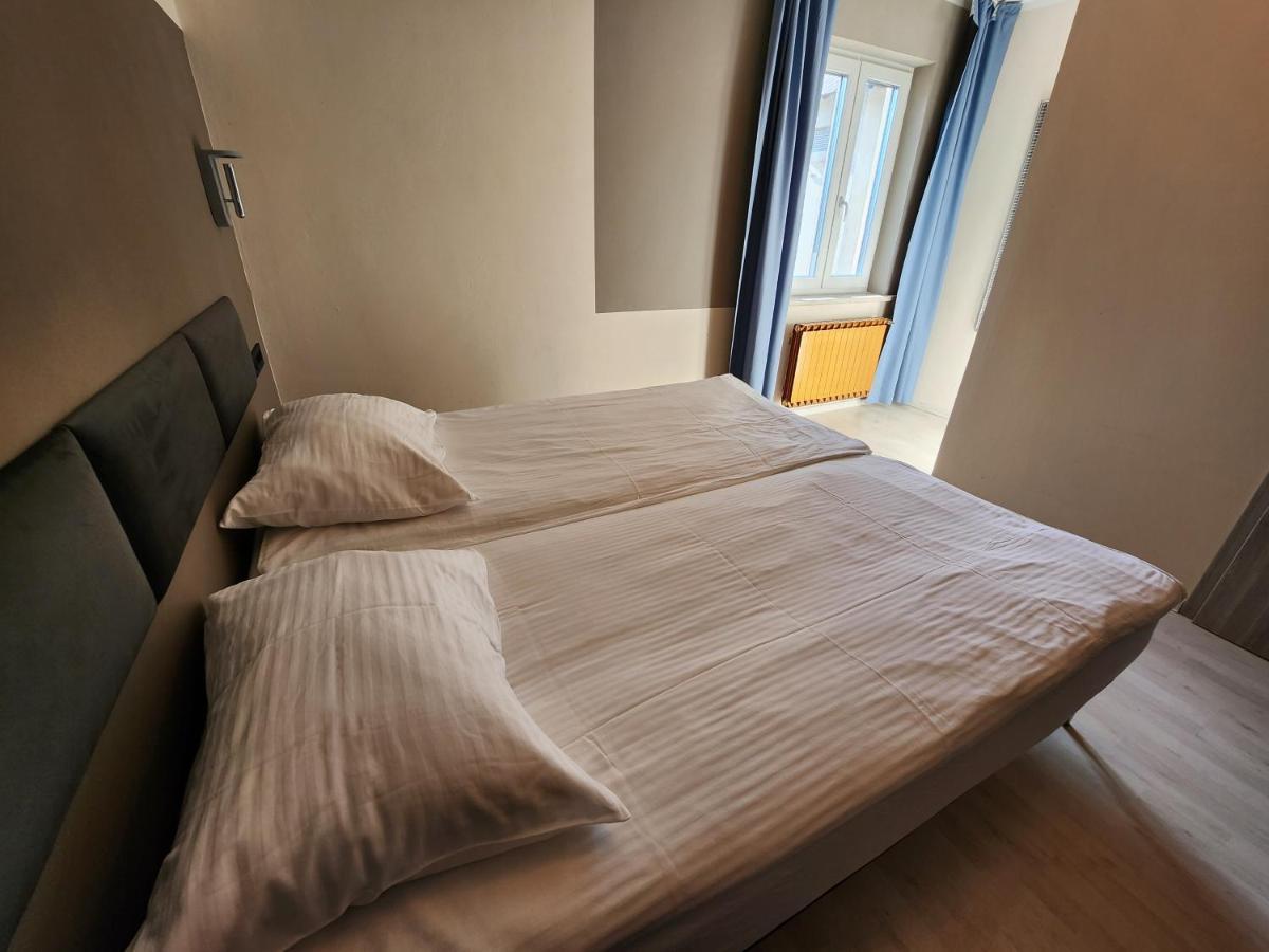 Zirovnica Pension Knafel מראה חיצוני תמונה