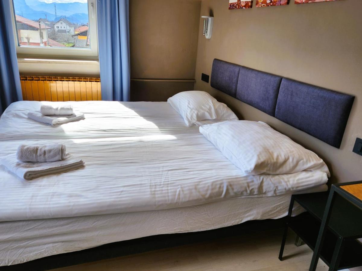 Zirovnica Pension Knafel מראה חיצוני תמונה